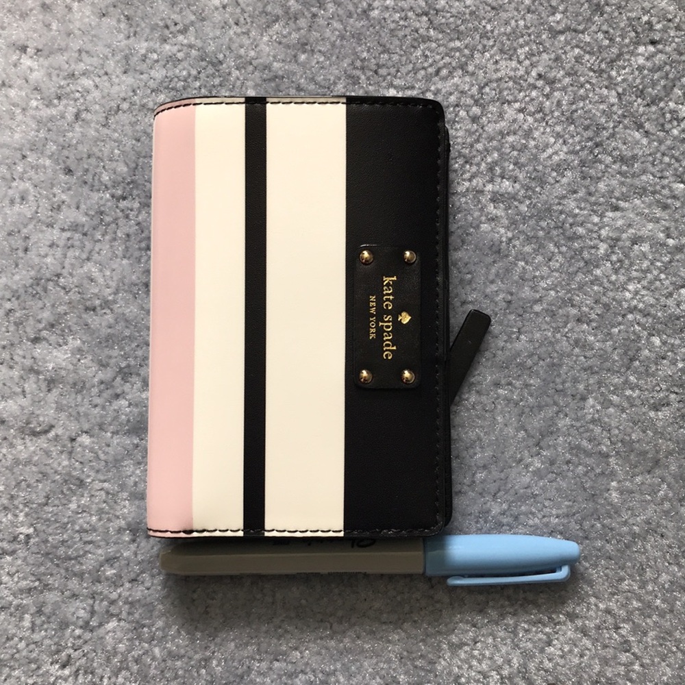 Kate Spade Wallet - Picture 5 of 5